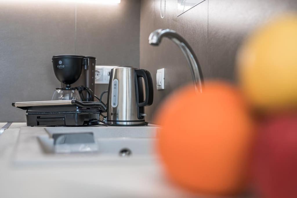Effie'S Two Bedroom Apartment นาฟปลิโอ ภายนอก รูปภาพ