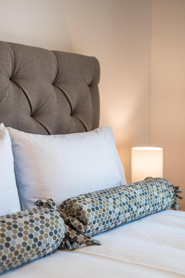 Effie'S Two Bedroom Apartment นาฟปลิโอ ภายนอก รูปภาพ