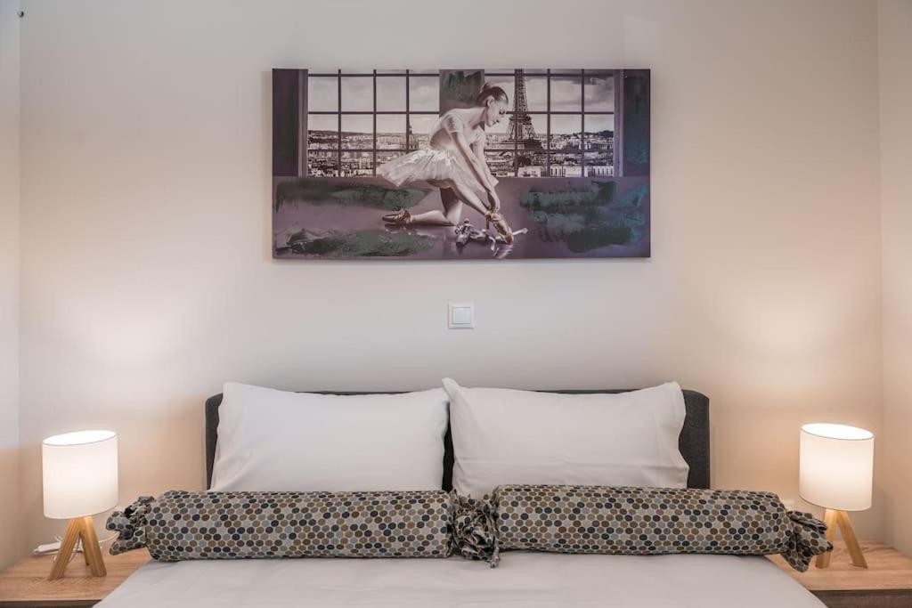 Effie'S Two Bedroom Apartment นาฟปลิโอ ภายนอก รูปภาพ